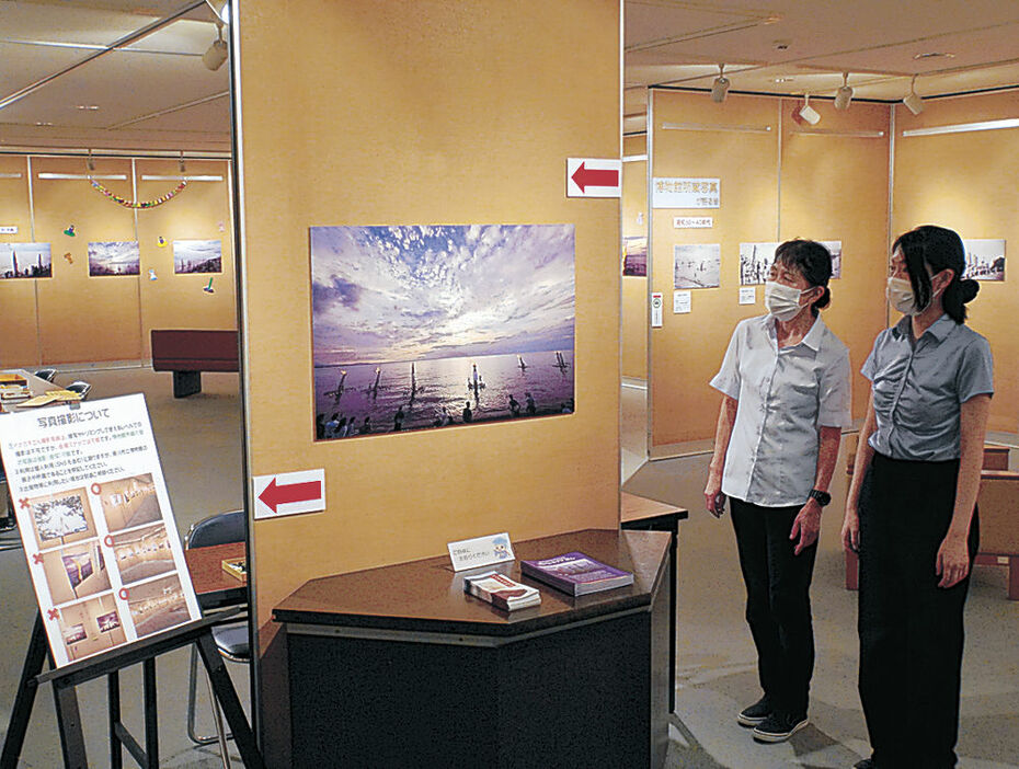 ２０日に開幕する滑川のネブタ流し写真展＝滑川市立博物館