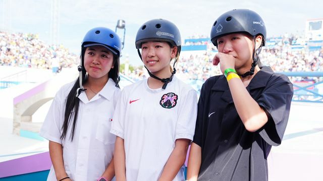 スケートボード女子ストリートに代表として出場した左から中山楓奈選手、吉沢恋選手、赤間凛音選手(写真：日刊スポーツ/アフロ)