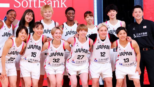 バスケットボール女子日本代表の選手たち(写真：西村尚己/アフロスポーツ)