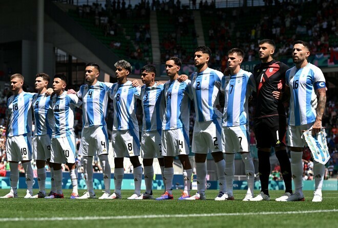 フランスのファンから大ブーイングを浴びたアルゼンチン五輪代表。（C）Getty Images