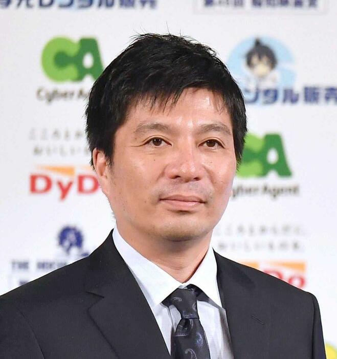 セレクトセール２日目でシンプリーラヴィシング２４を２億４０００万円で落札した藤田晋氏