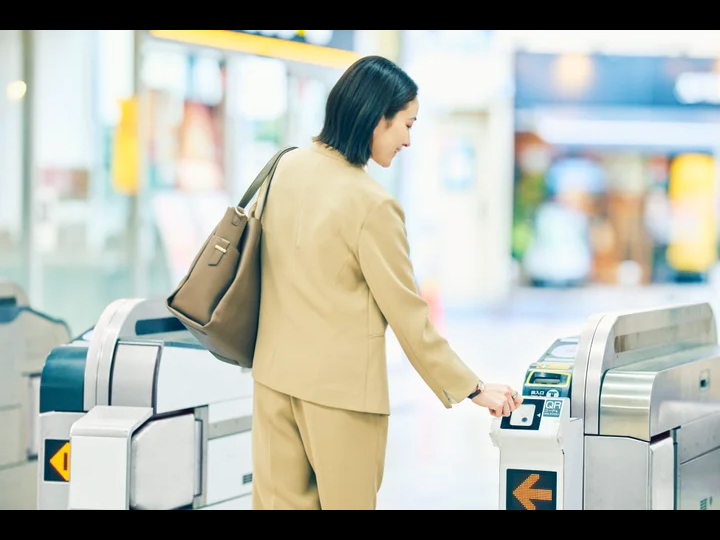 スマートリング「EVERING」、Visaのタッチ決済対応の公共交通機関で利用可能にの画像