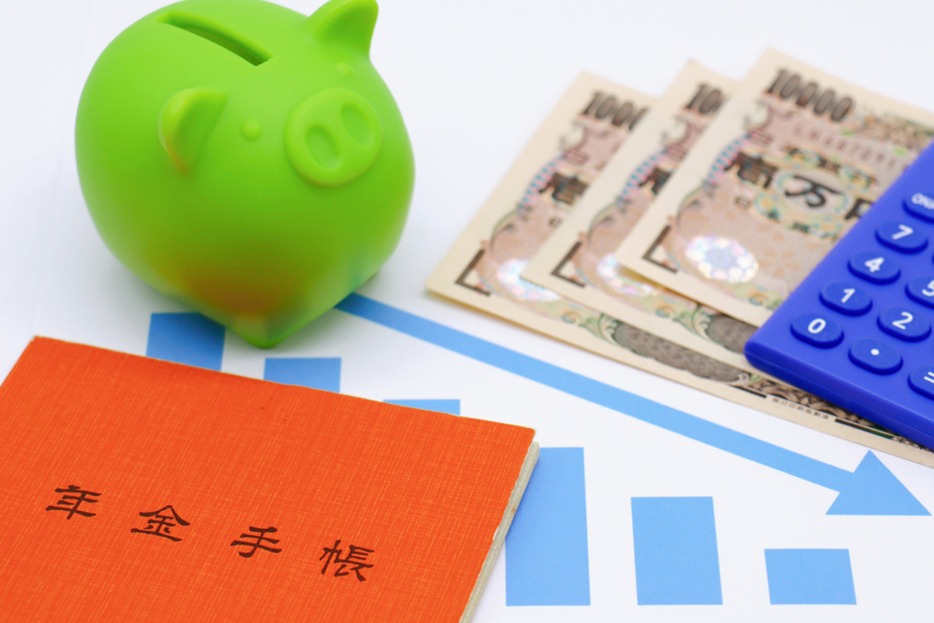 老後に年金を受け取りながら働くと「在職老齢年金」という扱いで年金が減ると聞きました。月いくらまでに抑えればいいのでしょうか？