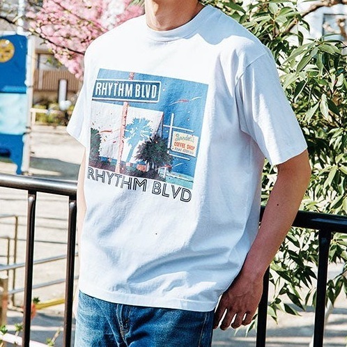 Tシャツ（鈴木英人×BEAUTY＆YOUTH）￥9,900／ビューティー＆ユース 丸の内店