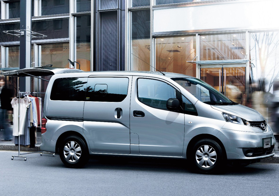 日産の商用バン「NV200バネット」が一部改良を実施。運転支援装置をはじめ、機能性の向上が図られた。