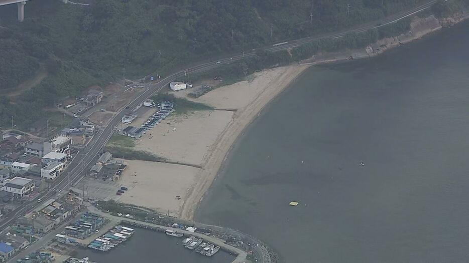 現場は兵庫県淡路市室津のビーチ