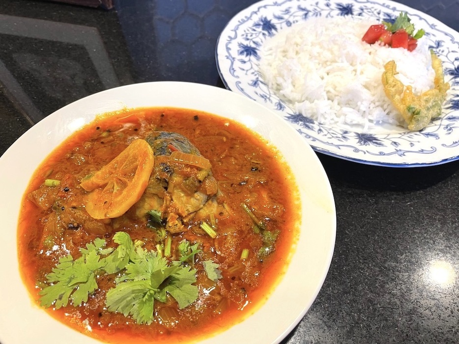 鯖を使用した「旬の魚のカレー」