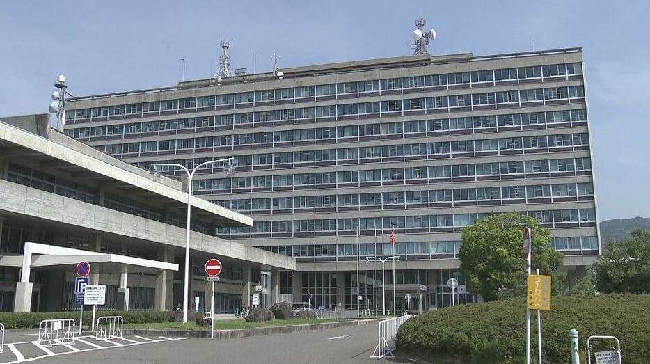 長野県庁本庁舎　9階と10階は主に「県警本部」