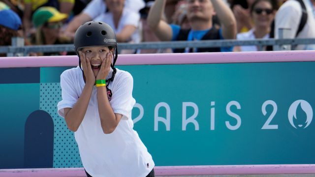 高得点を出し喜ぶ吉沢恋選手(写真：AP/アフロ)