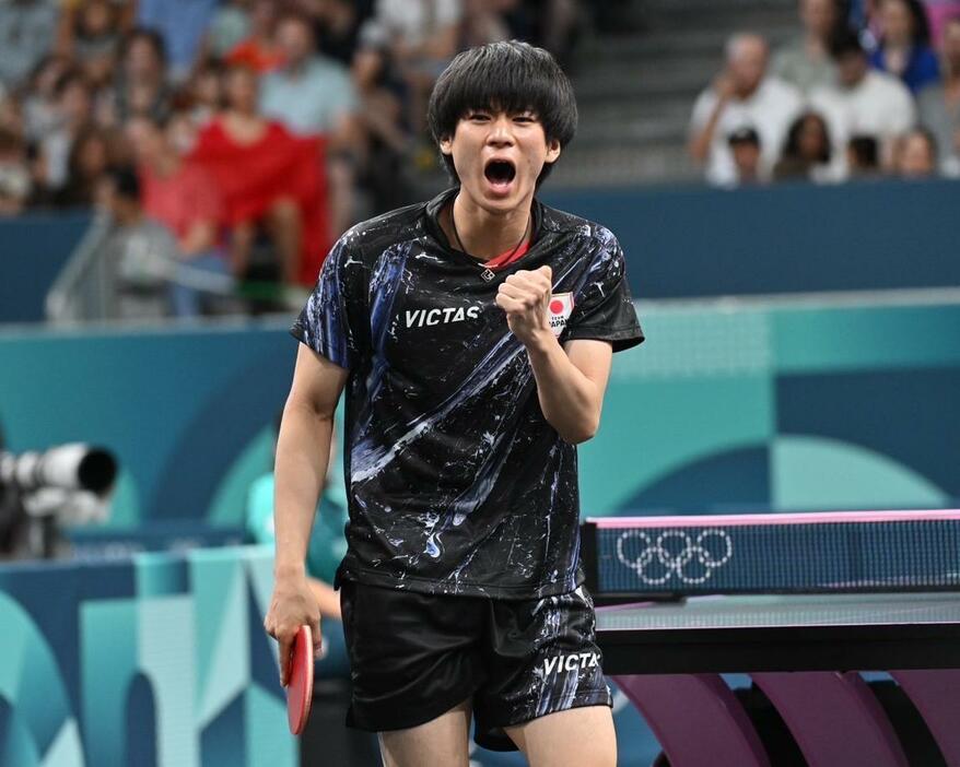 戸上はゲームをリードされてもひるまずに、最後まで攻め続けた（Photo：ITTF／ONDA）