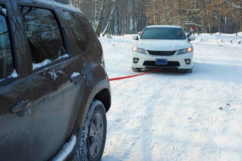 クルマで故障車やボート、コンテナなどを引くことをけん引と呼ぶが、クルマでなんでも引けるとは限らない。用途に応じて免許が必要なので、それぞれのルールをちゃんと把握しておこう。