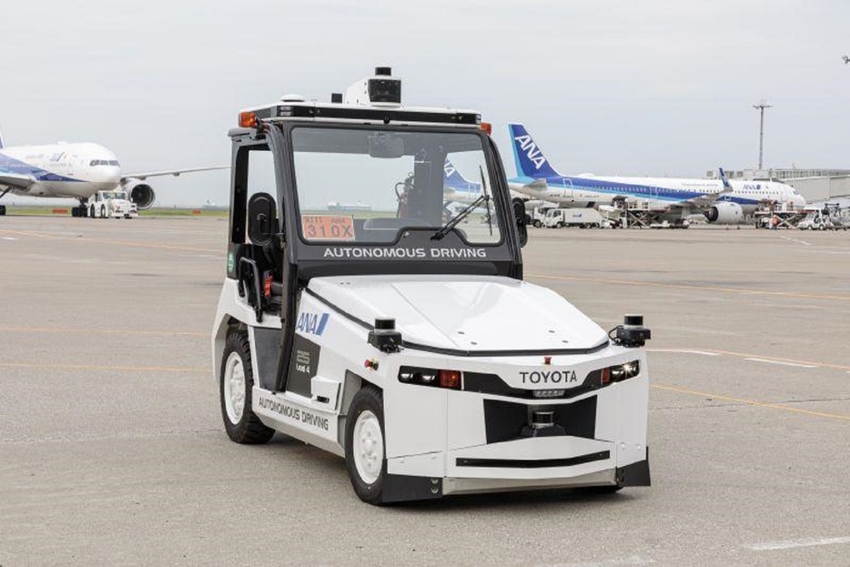 自動運転トーイングトラクター(開発中)