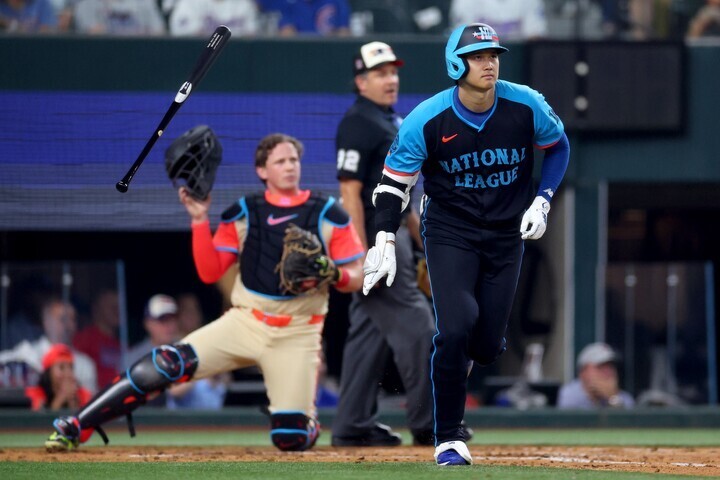 バットフリップも美しい大谷。(C) Getty Images