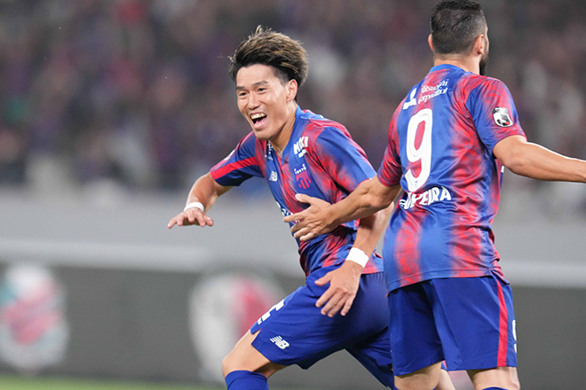 新潟戦で先制点を決めた遠藤。写真：サッカーダイジェスト