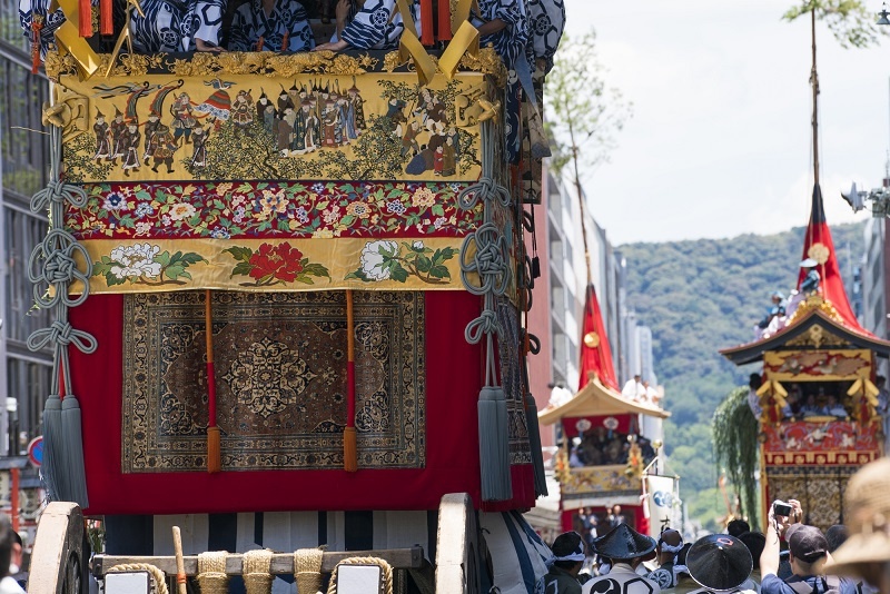 祇園祭(後祭)の山鉾巡行