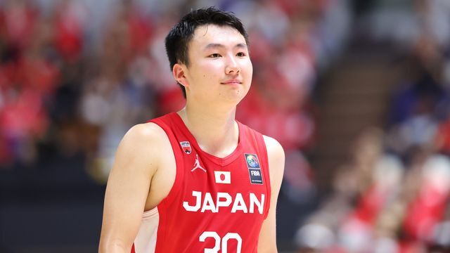 インディアナ・ペイサーズとエグジビット10契約を交わした男子バスケットボール日本代表の富永啓生選手(写真：長田洋平/アフロスポーツ)