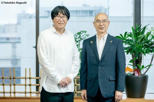 高橋陽一先生（左）と青木克德葛飾区長（右）　[写真]=野口岳彦