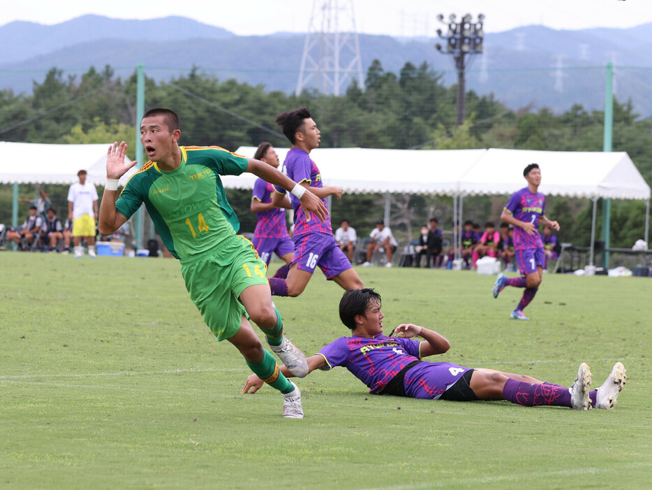 帝京長岡高(新潟)は4発快勝で3回戦進出(Manabu TAKAHASHI )