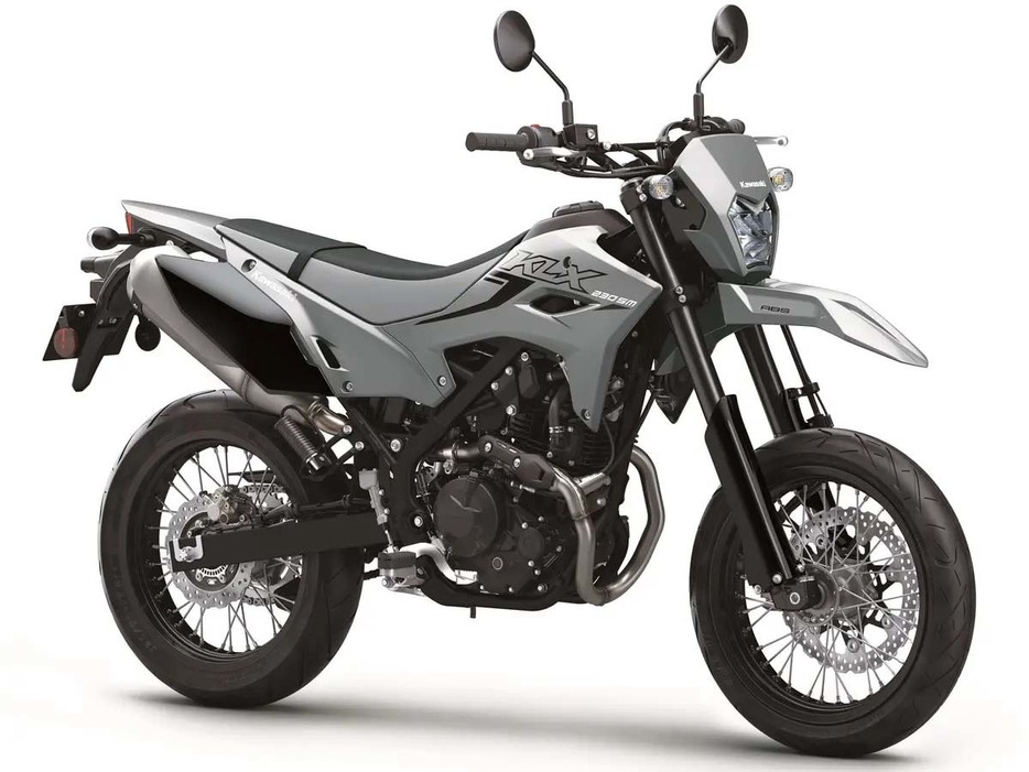 KLX230SM[Kawasaki]新KLX230をベースとし、前後17インチホイールと倒立フォークを備えるスーパーモタードだ。