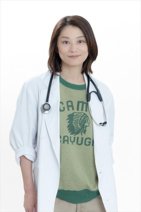 ドラマ「新宿野戦病院」でヨウコ・ニシ・フリーマンを演じる小池栄子さん＝フジテレビ提供