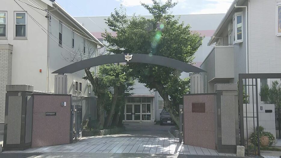 名古屋市昭和区の桜山中学校