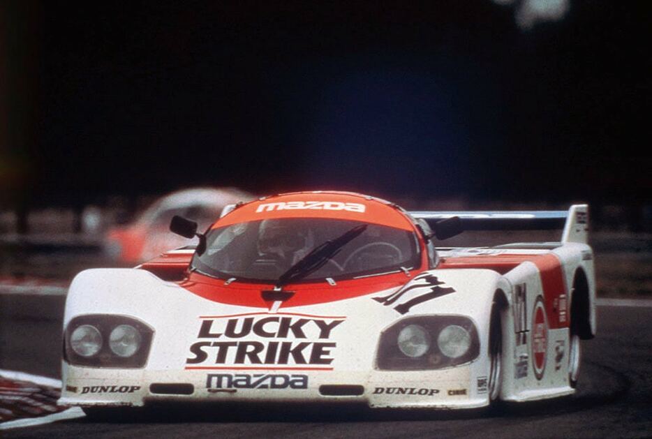 1986年、C2クラスからIMSA-GTPクラスに移行して３ローターの757に変更。基本的には戦闘力の高い車両だったが、熟成不足がたたってリタイアを喫していた