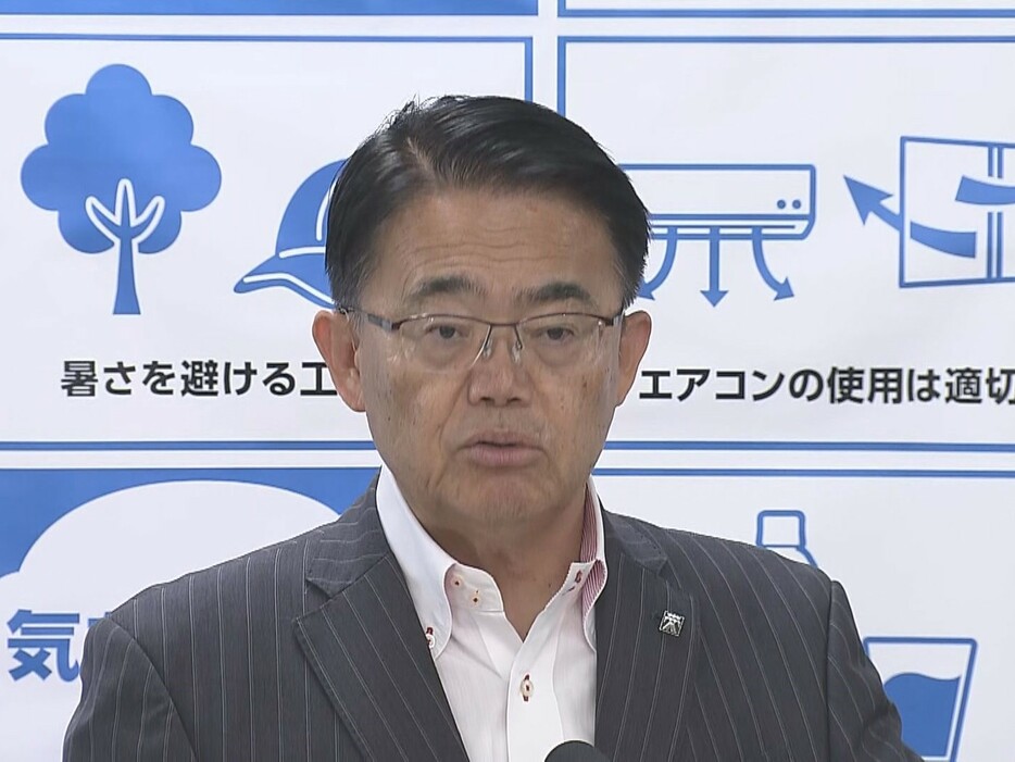 記者会見する愛知県の大村知事 2024年7月19日