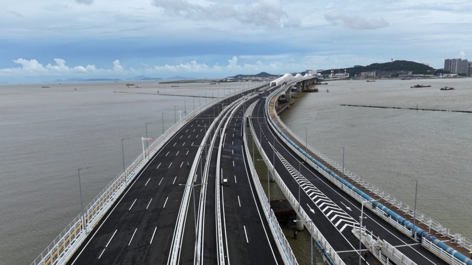 マカオ半島とタイパ島を結ぶ4番目の跨海大橋「マカオ大橋」が完成（写真：DSOP）
