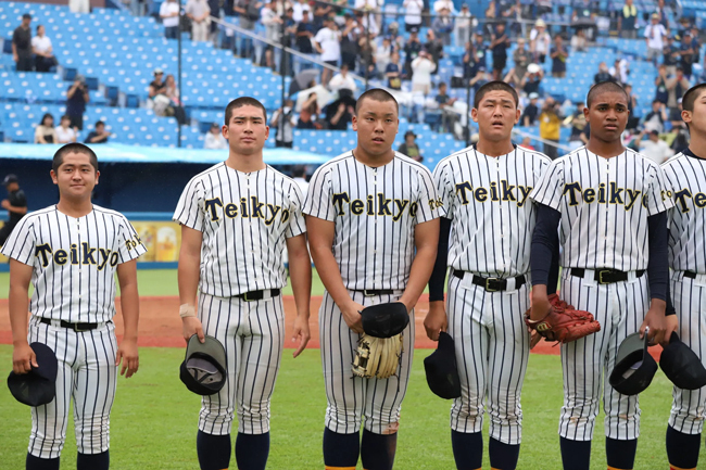 挨拶をする帝京の選手達　※写真は過去の取材より