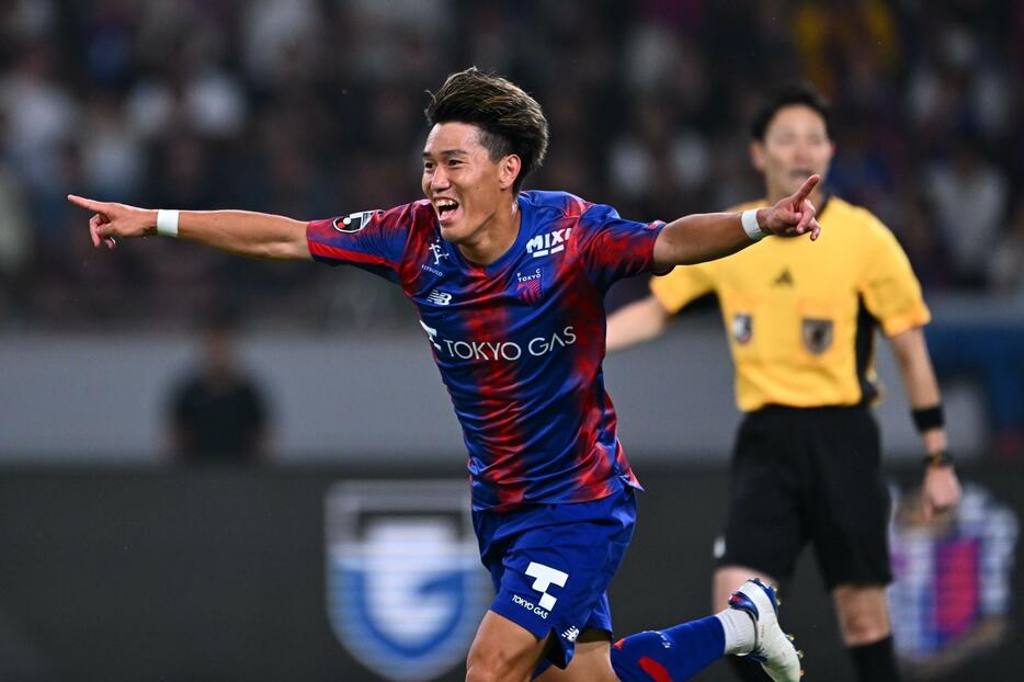 先制ゴールをスコアしたFC東京の遠藤渓太（写真◎）