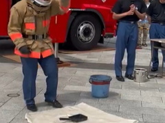 東京消防庁芝消防署によるモバイルバッテリーの火災実験　動画提供：京浜撮影隊（@keihinpc）さん