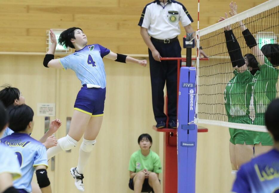 3年生エースの川端梨沙（大阪国際）【写真：月刊バレーボール】