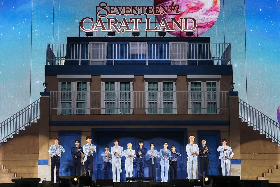 韓国の高尺スカイドームで開催されたSEVENTEENの8回目のCARAT LAND、7月24日の様子