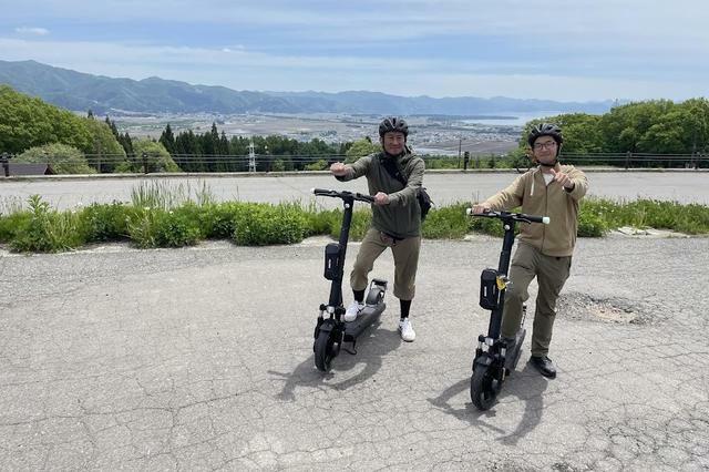 磐梯山絶景コース。クルマやバイクで走るより風景が身近に感じられる。