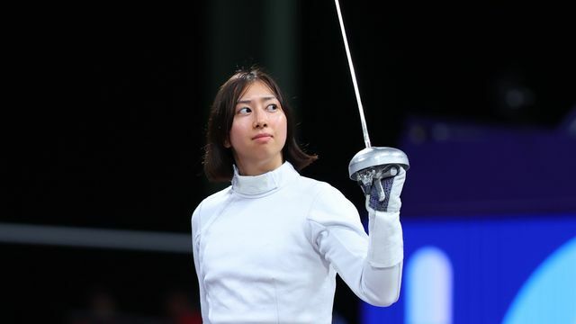 前回大会王者に勝利したフェンシング・吉村美穂選手【写真：長田洋平/アフロスポーツ】