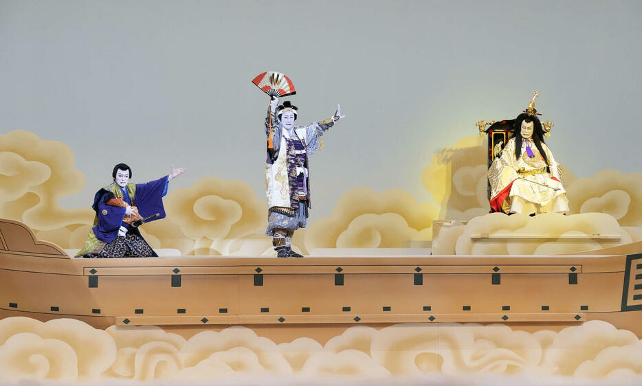 「七月大歌舞伎」の「裏表太閤記」に出演した、左から市川染五郎、松本幸四郎、松本白鸚（C）松竹