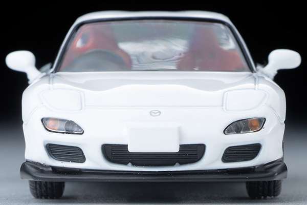 マツダ RX-7 スピリットR タイプA（白）2002年式。写真= TOMYTEC