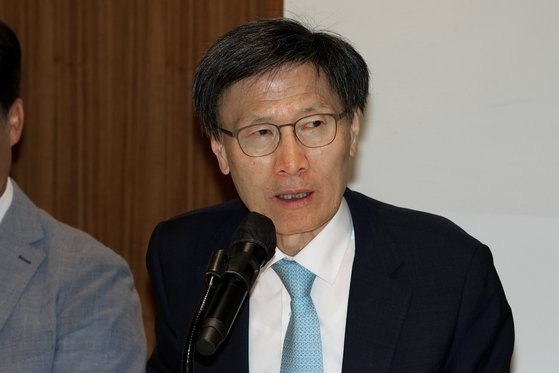 尹永寬（ユン・ヨングァン）元外交部長官が先月２８日、財団法人韓半島平和作り主催のフォーラムで発言している。　チャン・ジンヨン記者