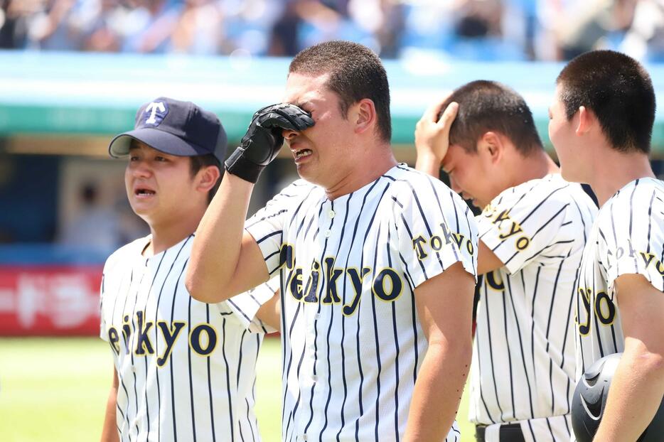 試合終了直後の帝京ナイン