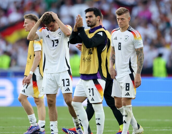 クロース（右端）はスペイン戦が現役ラストマッチとなった。(C)Getty Images