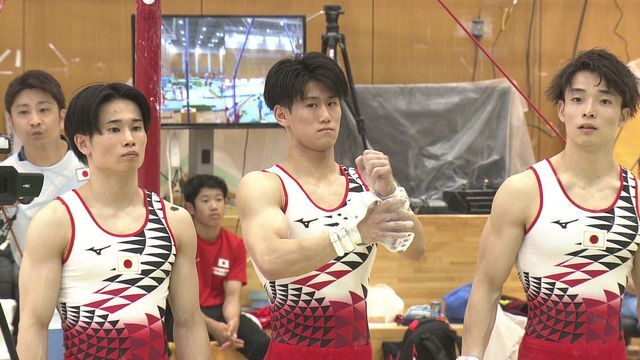 試技会に挑む左から萱和磨選手、橋本大輝選手、杉野正尭選手