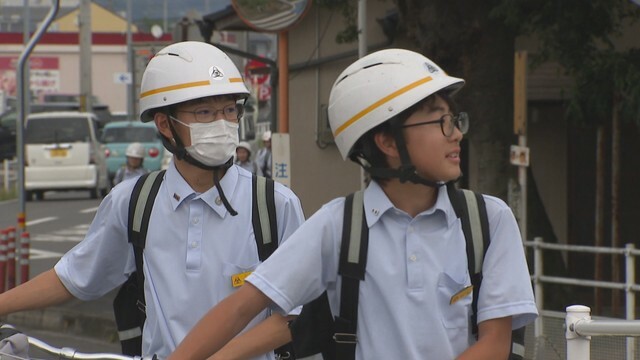 下校時の地震を想定した避難訓練　三木中学校