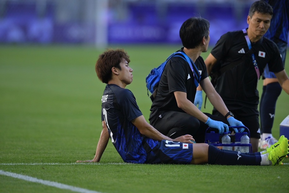 初戦で負傷した平河悠(Koki NAGAHAMA/JMPA)