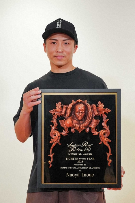 6月に渡米し、全米ボクシング記者協会の2023年最優秀選手賞の表彰を受けた井上尚弥（撮影・会津　智海）