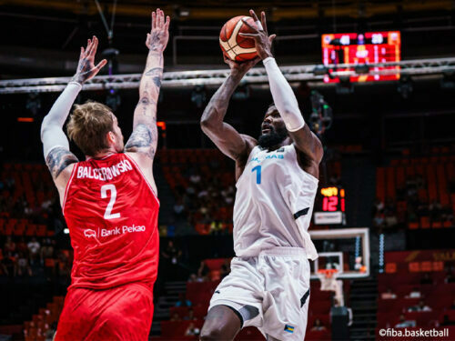 18得点9リバウンドの活躍を見せたディアンドレ・エイトン [写真]＝fiba.basketball