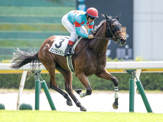 2歳コースレコードで勝利したエンブロイダリー(撮影：下野雄規)