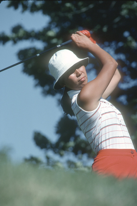 日本勢で初めて海外メジャーを制した樋口久子（写真は1977年　Focus on Sport／Getty Images）