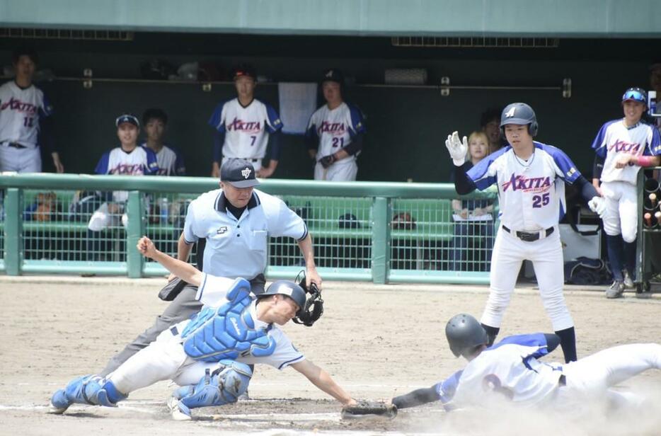 交流戦でも真剣勝負が繰り広げられた