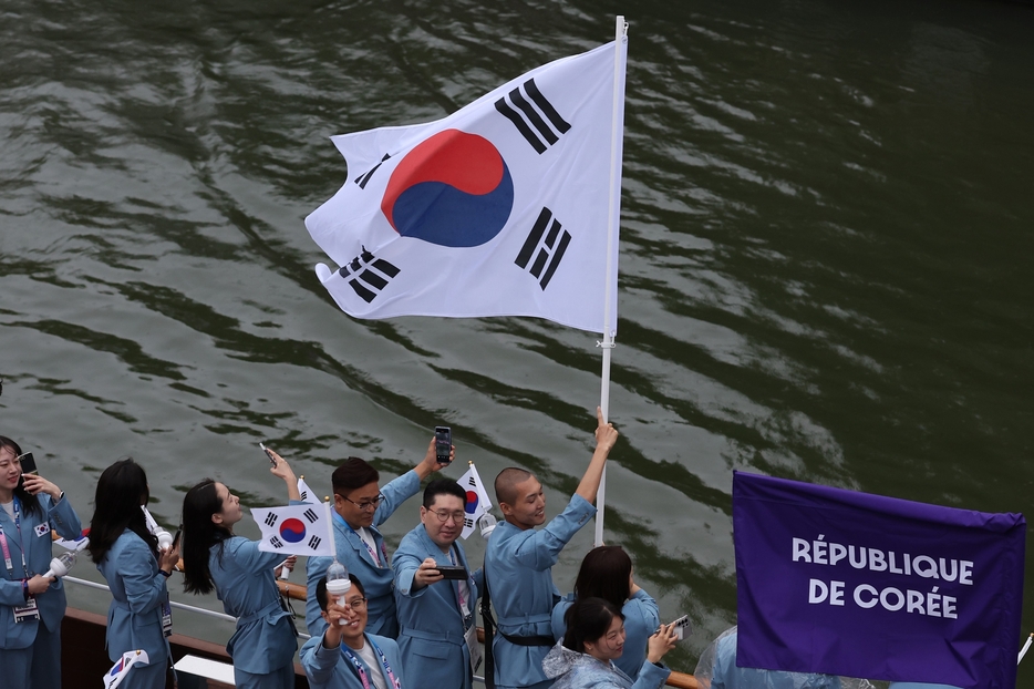 開会式で「北朝鮮」とアナウンスされた韓国選手団。(C)Getty Images