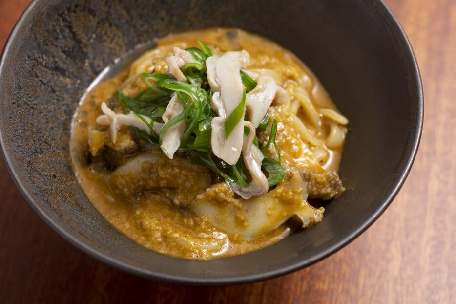 アワビと山芋、ガツの和え麺